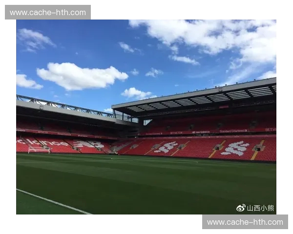 伯纳乌与诺坎普的蓝色与白色之争:不止是足球,更是历史的碰撞